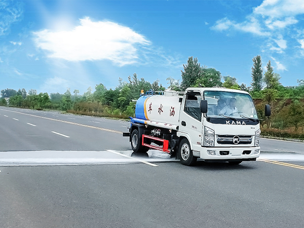 灑水車灑水